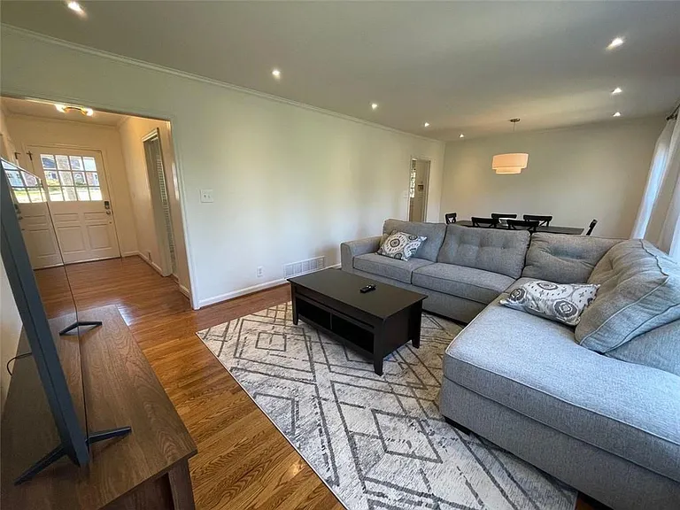 370 Herrington Dr NE — Photo 19