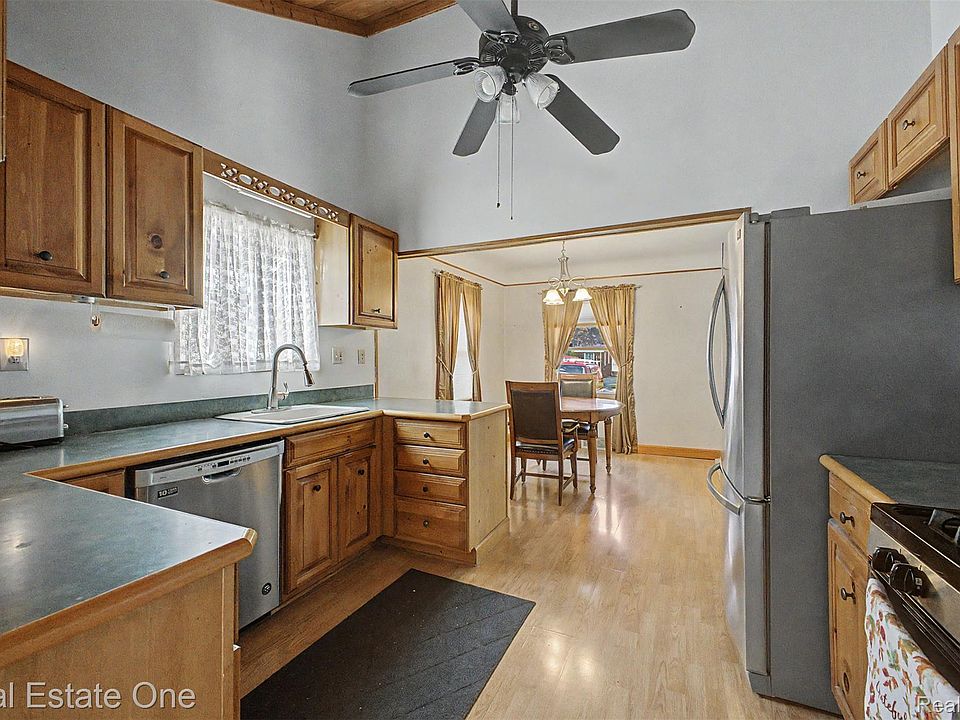 6331 Buckingham Ave, photo 14