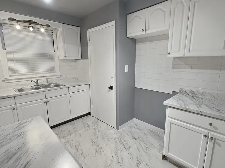 3625 Chatsworth St — Photo 9