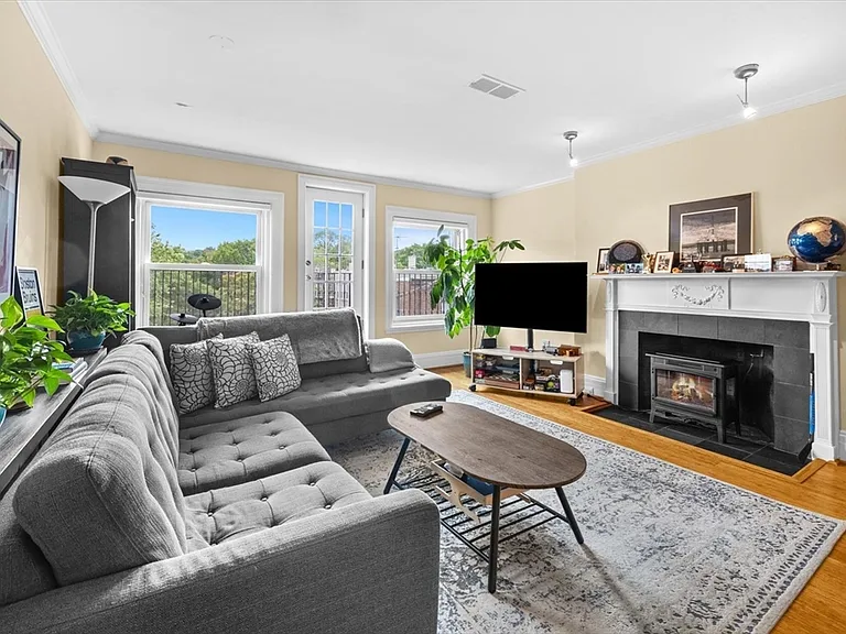 1757 Beacon St #3 — Photo 10