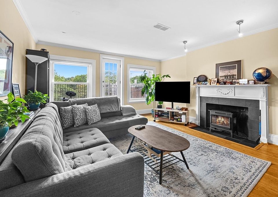1st image of 1757 Beacon St #3A