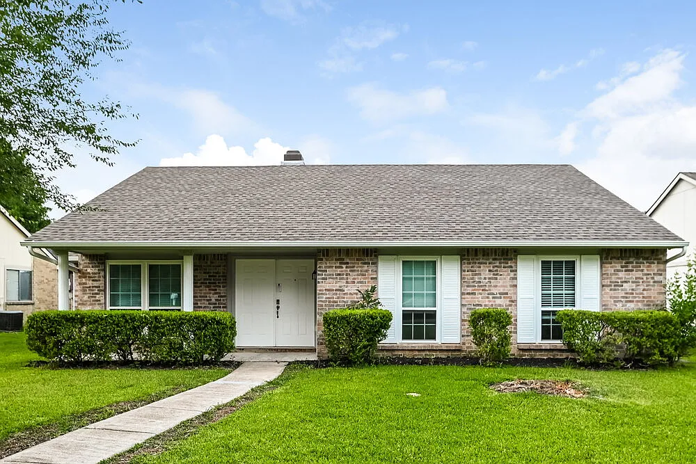 3 bed, 2.0 bath, 2053 sqft, $2,490 — Photo 1