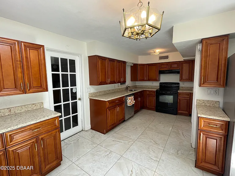 135 Nautical Dr — Photo 21
