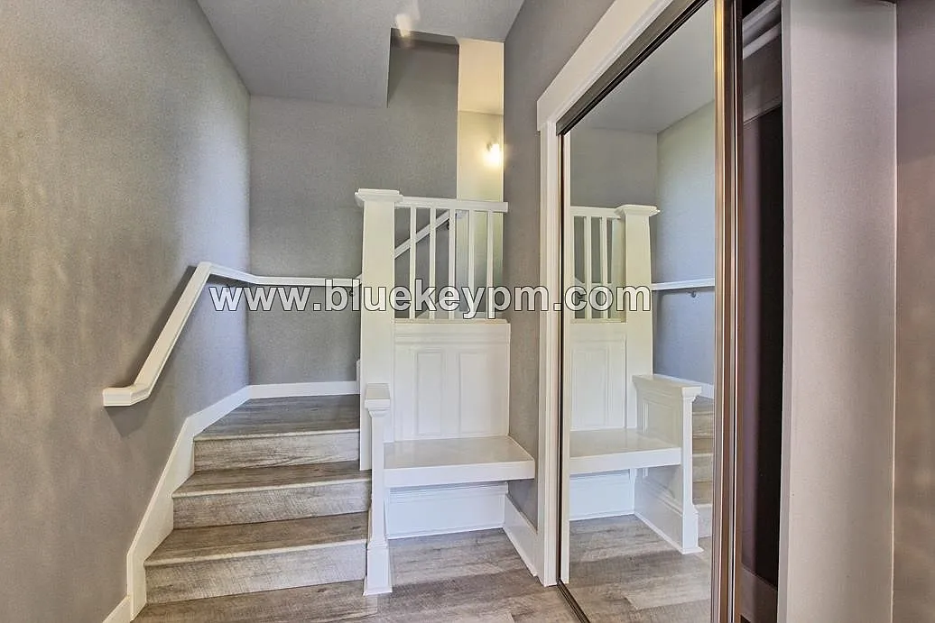 217 NE 30th Ave #A photo 1