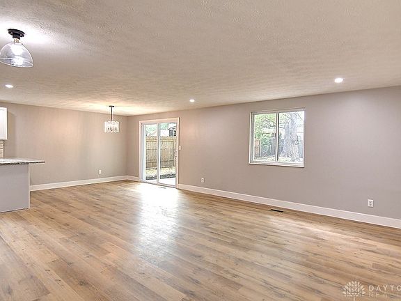 4th image of 2625 Highland Village Ln