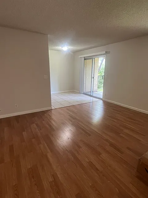 2 bed, 955 sqft, $2,750 — Photo 3