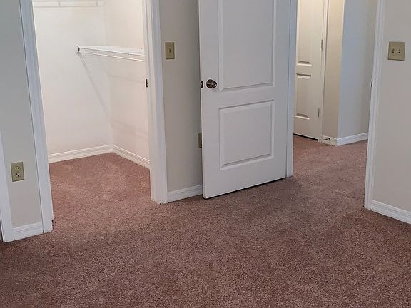 2nd image of 116 SW Peacock Blvd Building 9
