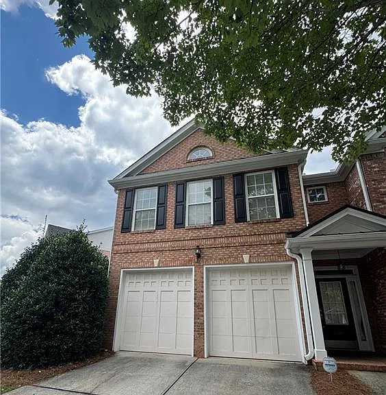 2545 Gadsen Walk — Photo 2