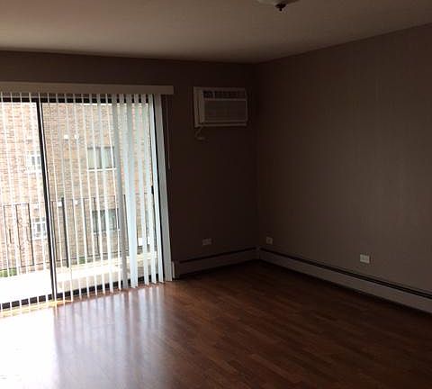 5th image of 10425 Mayfield Ave APT 2S