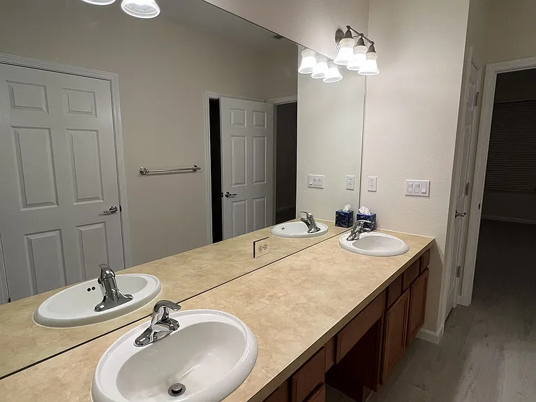 2128 River Turia Cir — Photo 2