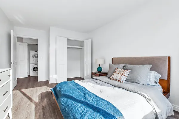 Rented by Greystar | media 4