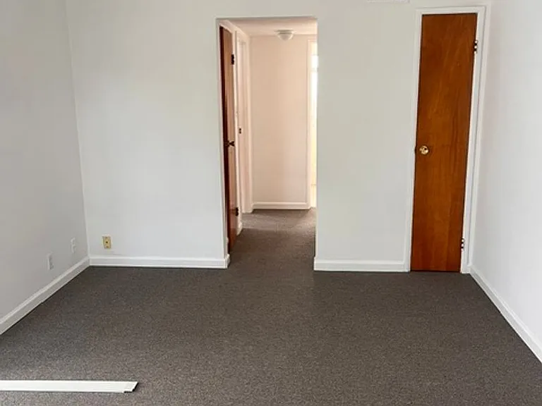 252 Acton Pl — Photo 5