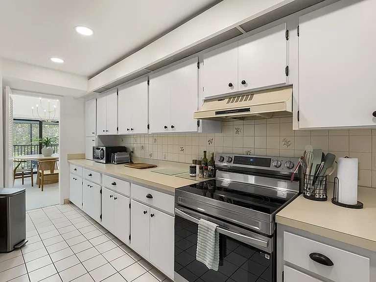 2155 Galleon Dr #E4 — Photo 17