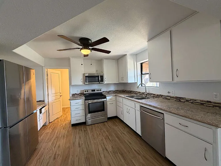 4900 E Julie Dr — Photo 8