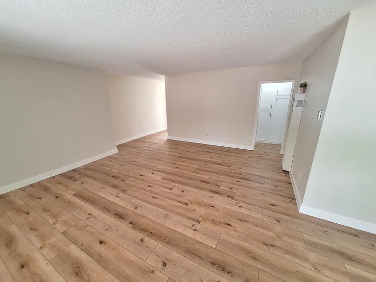 6845 Hazeltine Ave #6 — Photo 4