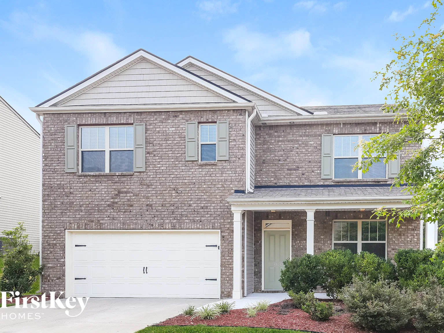 5 bed, 3.0 bath, 2555 sqft, $3,075 — Photo 2