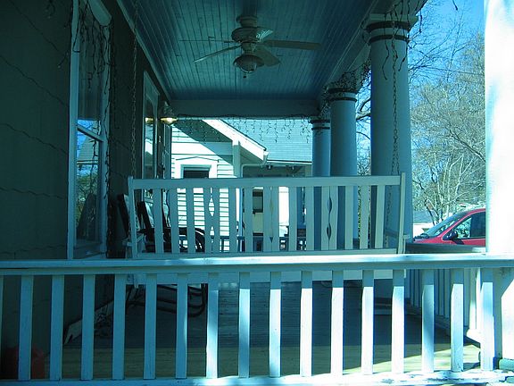 Porch with swing/fan