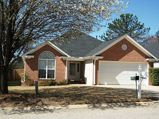 1st image of 722 Bradford Ln