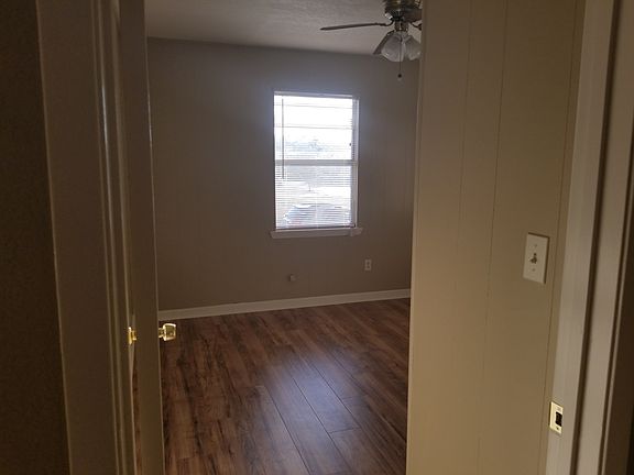 3rd image of 108 W Halstead Ave