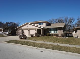 5530 Jessica Dr, Oak Forest, IL 60452