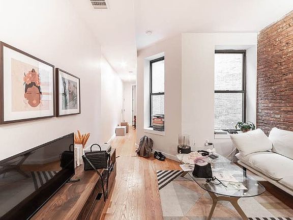 3rd image of 662 Park Pl APT 4F
