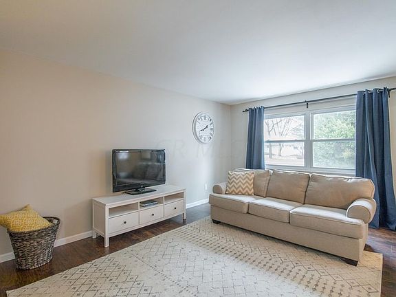 4th image of 5483 Maple Canyon Ave