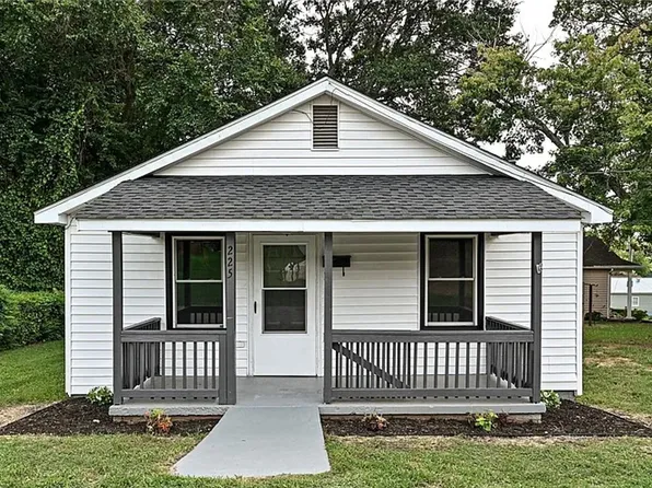 225 Charlesvoix Ave, Lincolnton, NC 28092