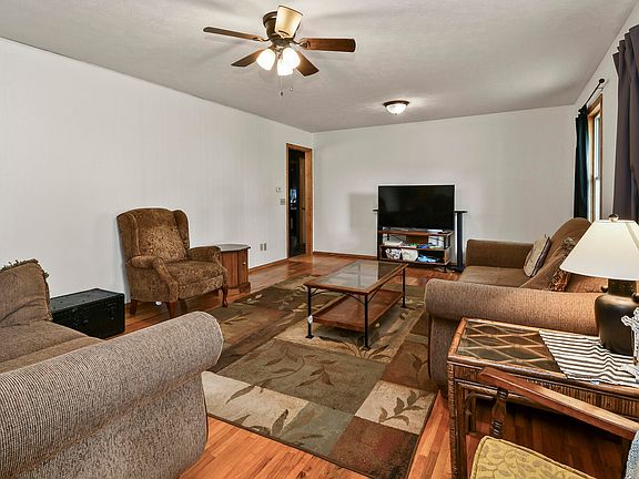 5th image of 615 W Washington