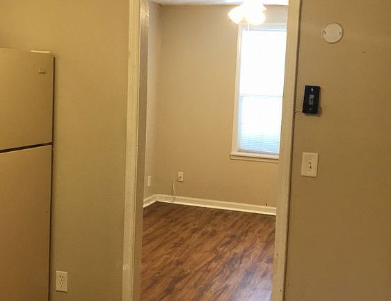3rd image of 1305-1311 Pecan Ct