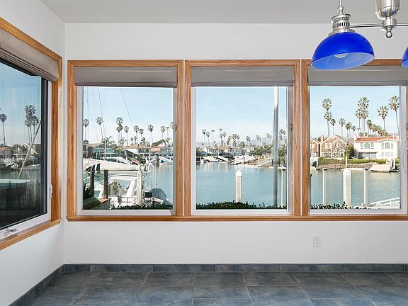 5th image of 1357 Beachmont St