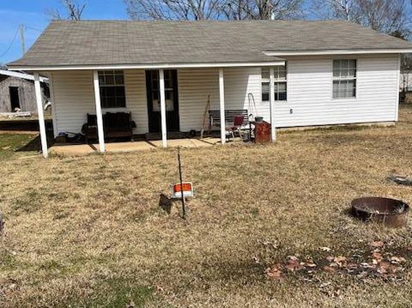 306 E 2nd St, Blevins, AR 71825