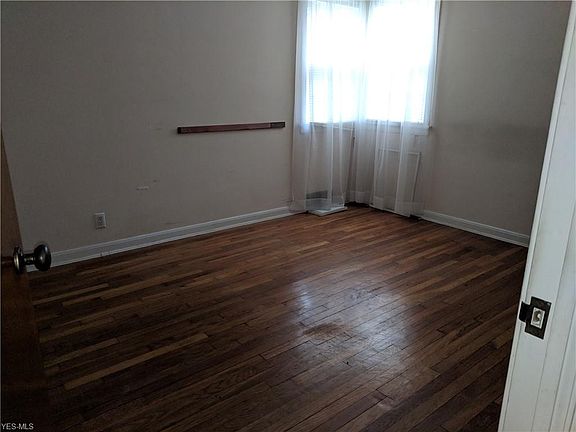 3rd image of 1390 Belvoir Mews