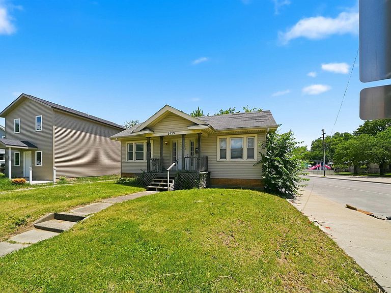 Listing photo 3