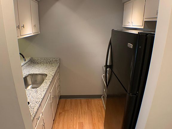 4th image of 14567 Madison Ave APT 511
