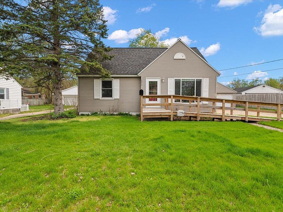 1st image of 2912 Woodward Ave SW