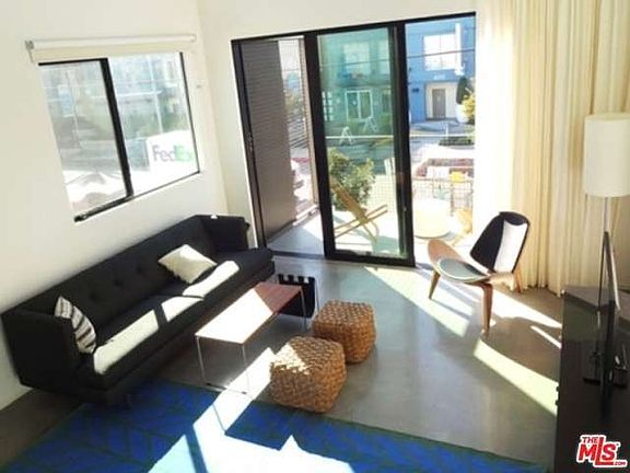 2nd image of 4038 Redwood Ave #205