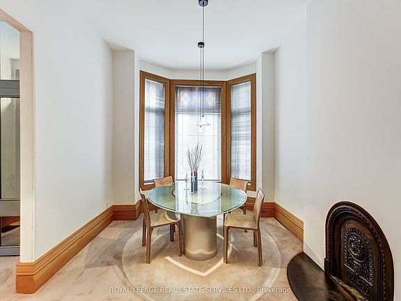 4th image of 358 Sackville St