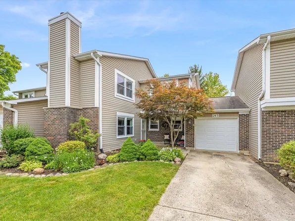 243 Pebble Creek Dr, Bloomingdale, IL 60108