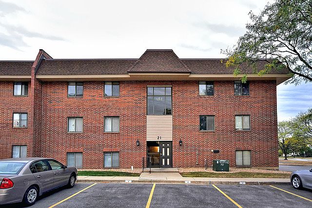 1st image of 21 E Janata Blvd APT 3A