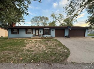 1911 Yale Dr, Scott City, MO 63780