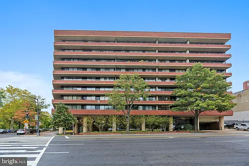 2555 Pennsylvania Ave NW Photo 1