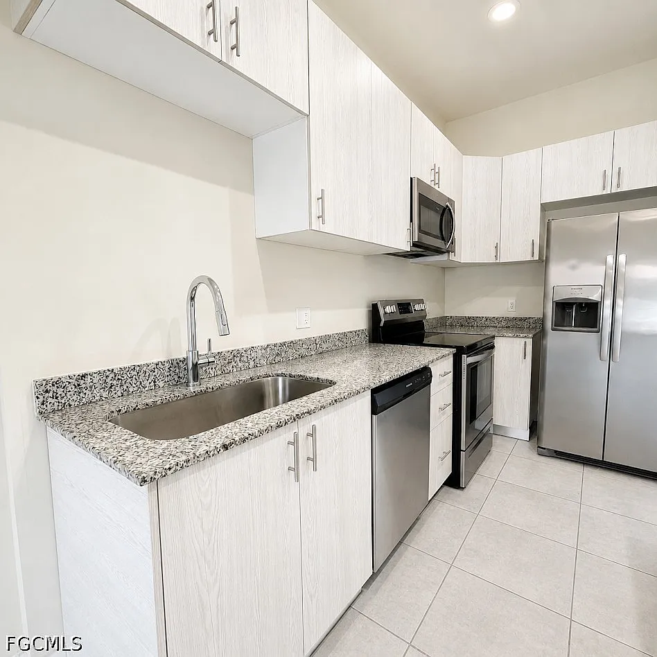 2 bed, 2.0 bath, 910 sqft, $1,295 — Photo 4
