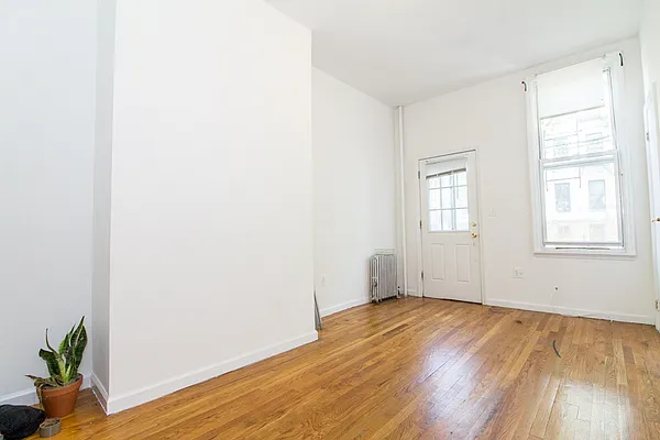 Rented by EXR | media 28