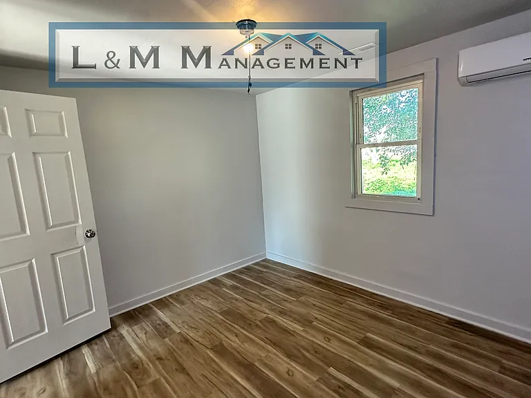 129 Eastside Dr — Photo 4