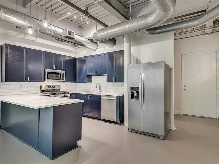 400 Village Pkwy NE #202 — Photo 4