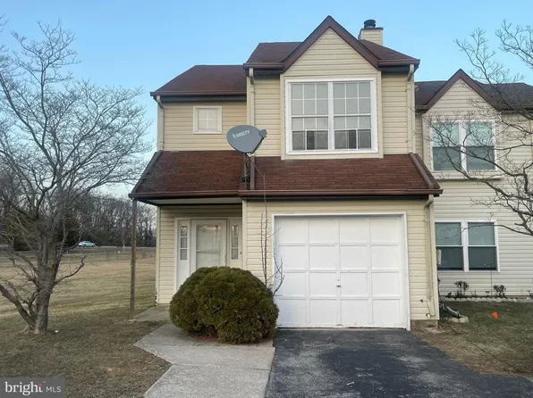 16 Ross Ct, Newark, DE 19702