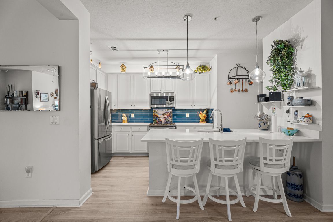 Gorgeous Updated Kitchen with Quartz Counters