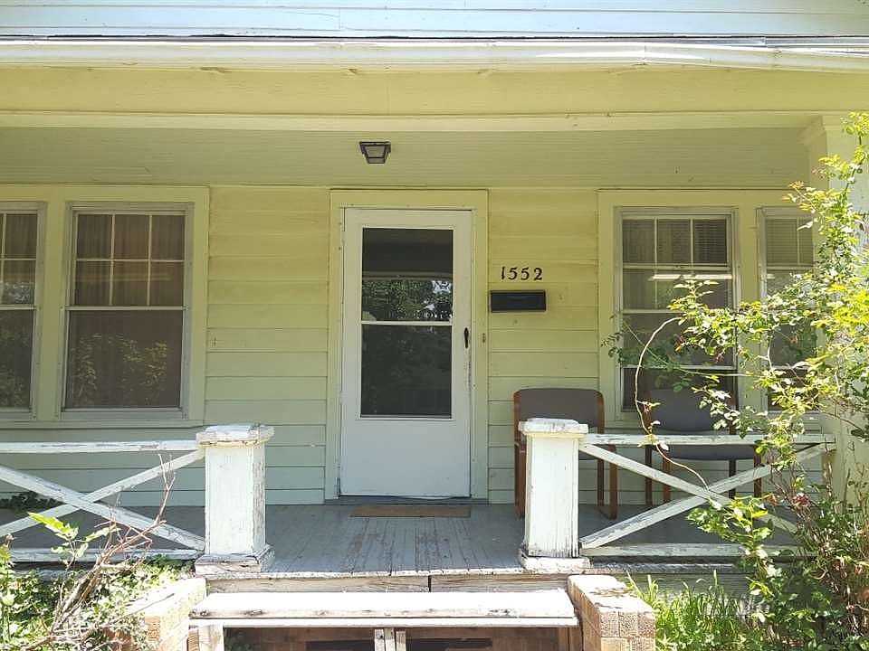 2nd image of 1552 N Vassar St