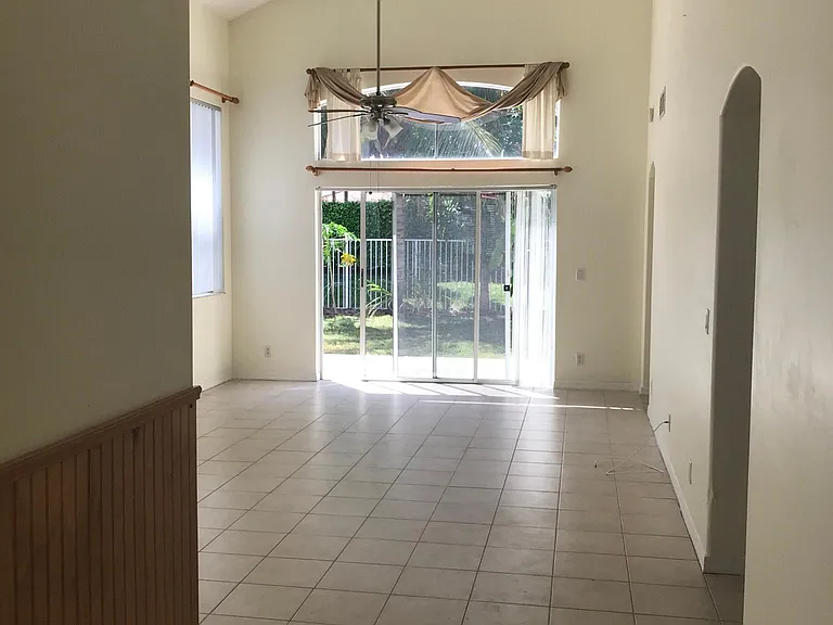 6711 Green Island Cir — Photo 4