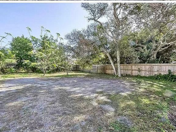 4th image of 428 N Oleander Ave #430